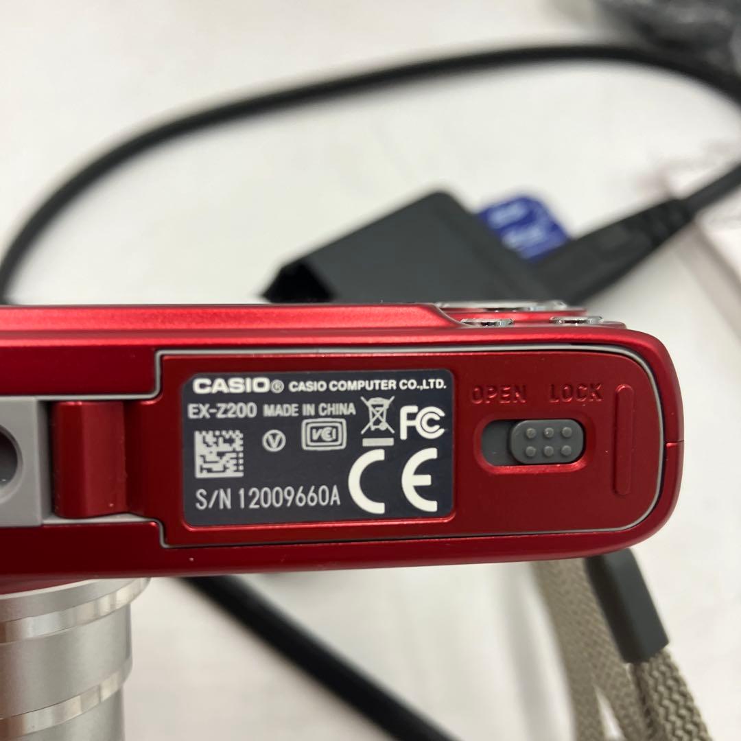超美品　CASIO EX-Z200 コンパクトデジタルカメラ