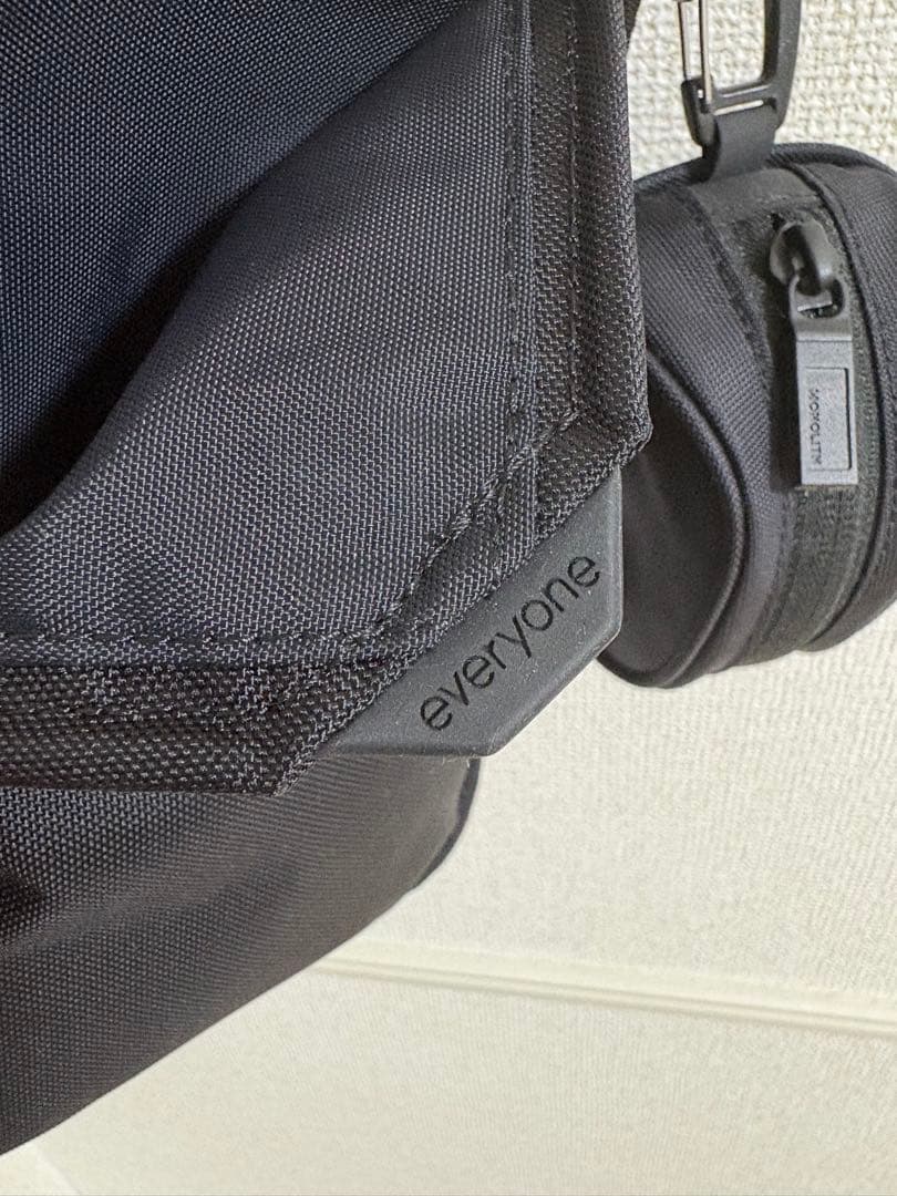 everyone PAPERBACK POUCH STANDARD EO - メルカリ