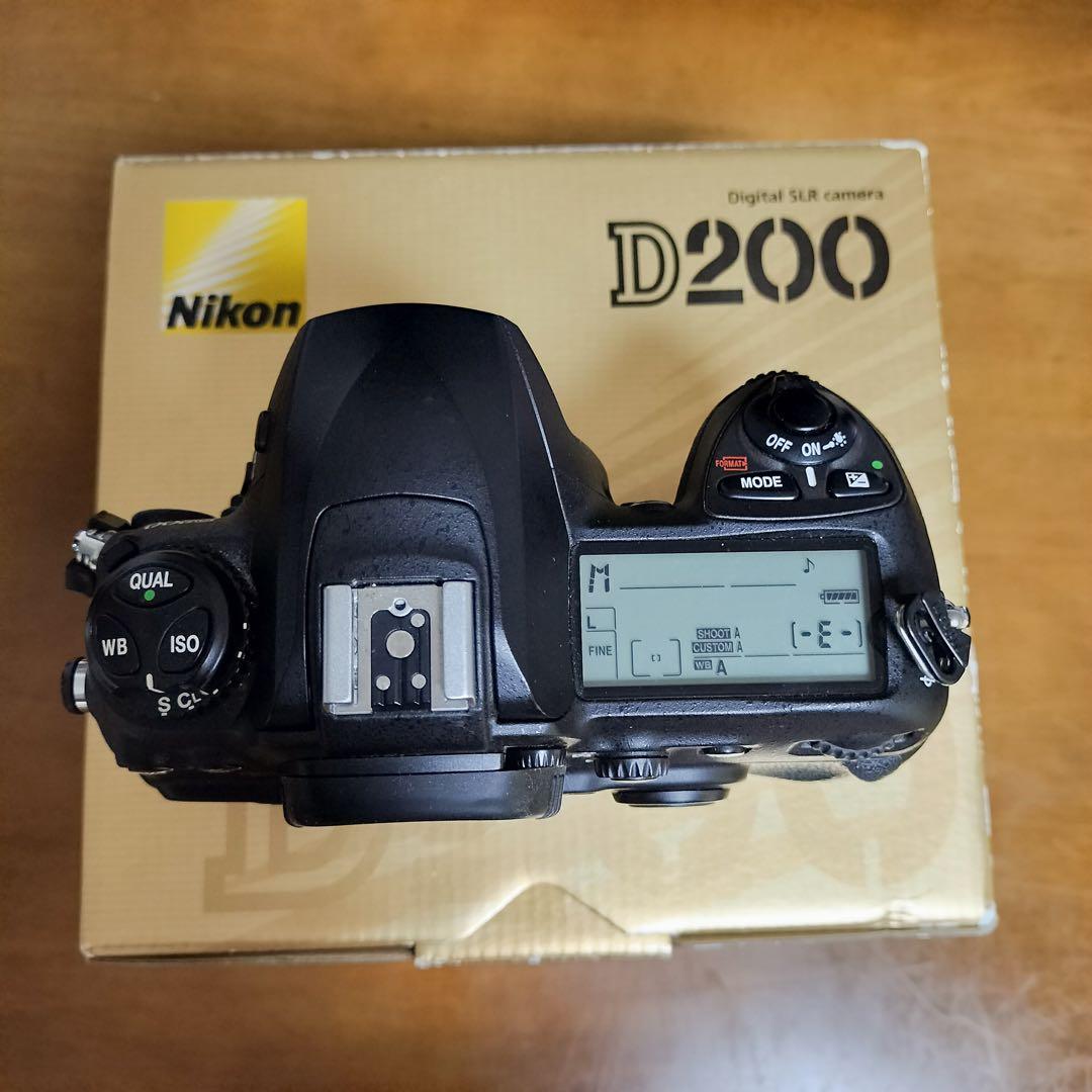 Nikon D200 ボディ　CCDセンサー 名機　ショット数 約13,000回