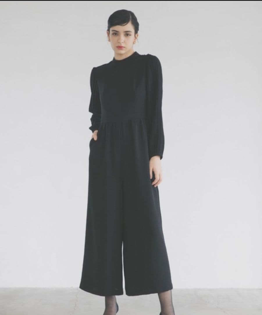 新品未使用❀kaene❀カエン　フォーマルブラックオールインワン　42 XL kaene（カエン） セットアップ カーブネックオールインワン「ブラック