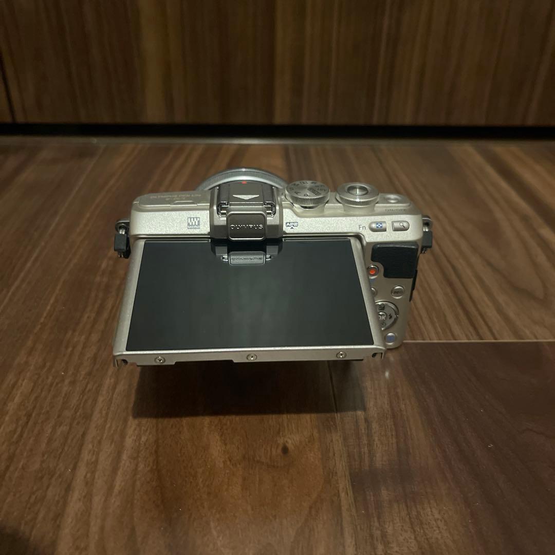 OLYMPUS ミラーレス一眼 PEN E-PL7