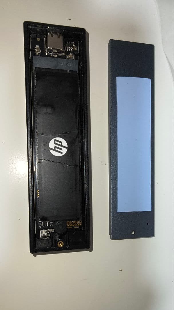 M.2 SSDとケース HP FX700 2tb