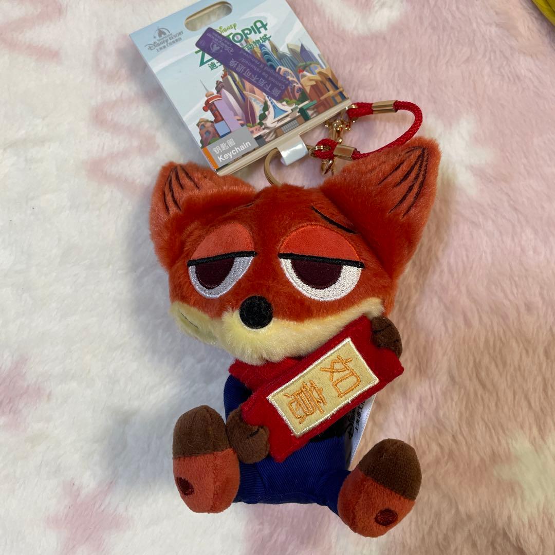 上海ディズニー ズートピア ニック キーホルダー - メルカリ