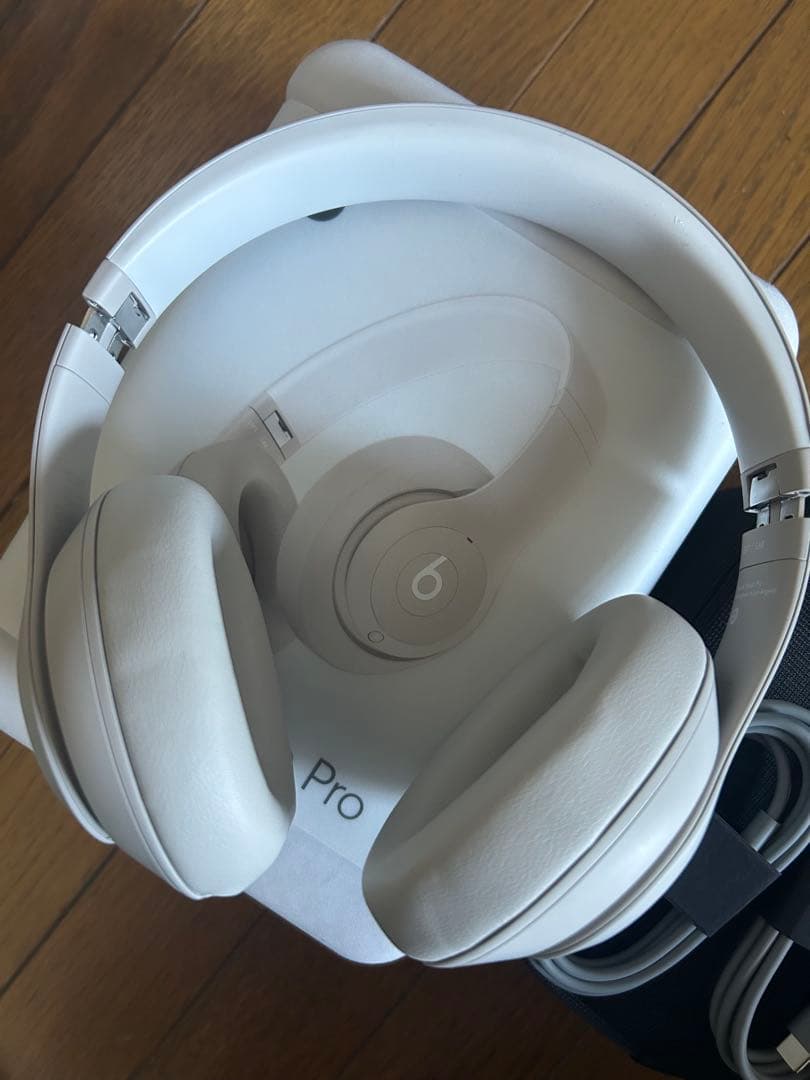 Beats Studio Pro ワイヤレスヘッドホン ホワイト