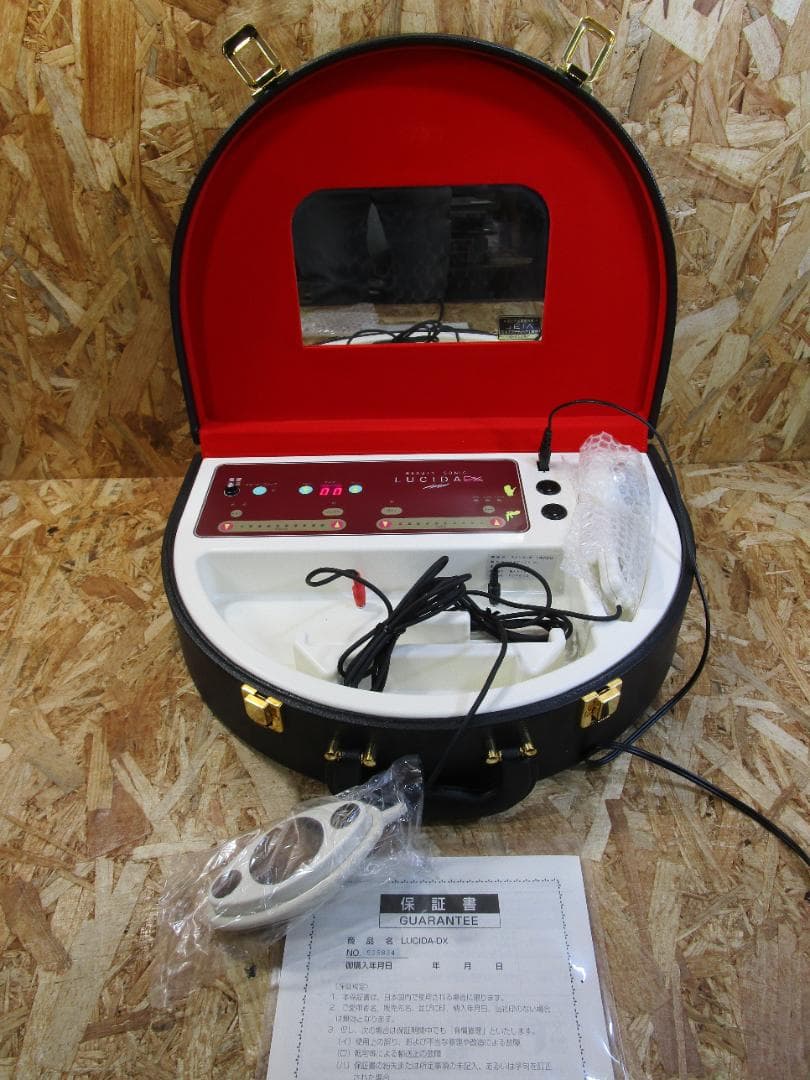 （極美品）美顔器　BEAUTY SONIC LUCIDA-DX ルシーダ