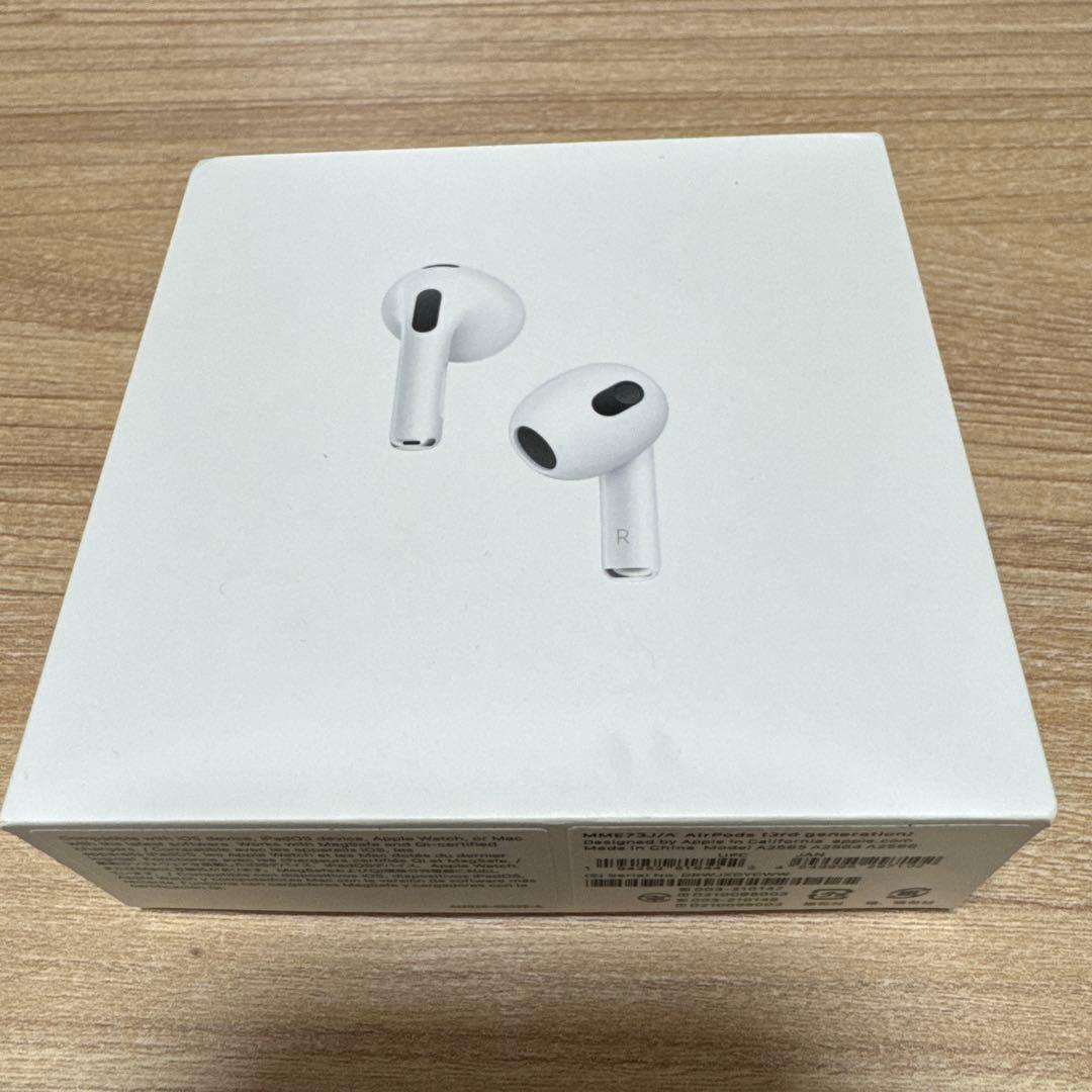 Apple AirPods(第3世代) MagSafe対応 Amazon.com: Apple AirPods with Lightning Charging Case (3rd
