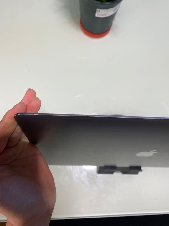 画面　Macbook pro 15inch 2017 Gray