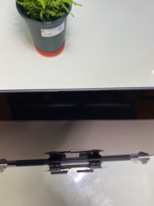 画面　Macbook pro 15inch 2017 Gray