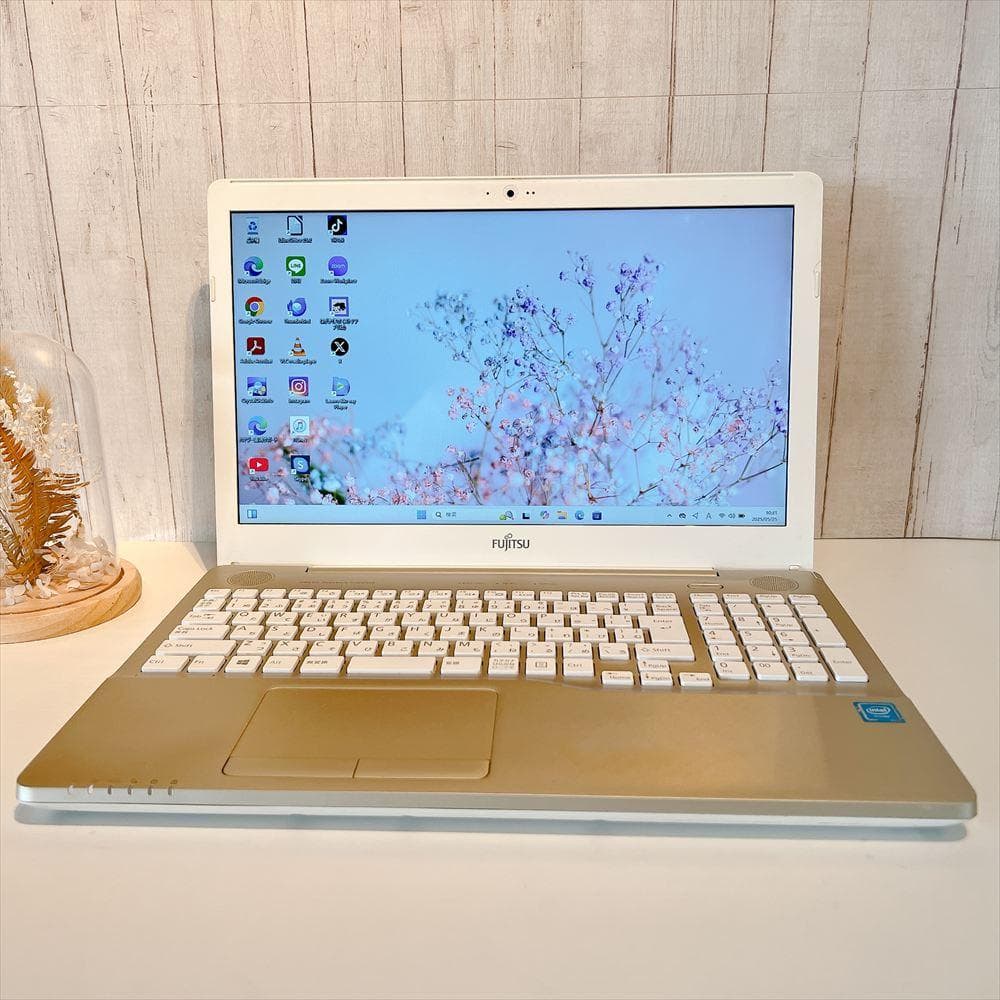 ✨月末セール✨富士通ノートPC 第7世代 SSD240GB HN411