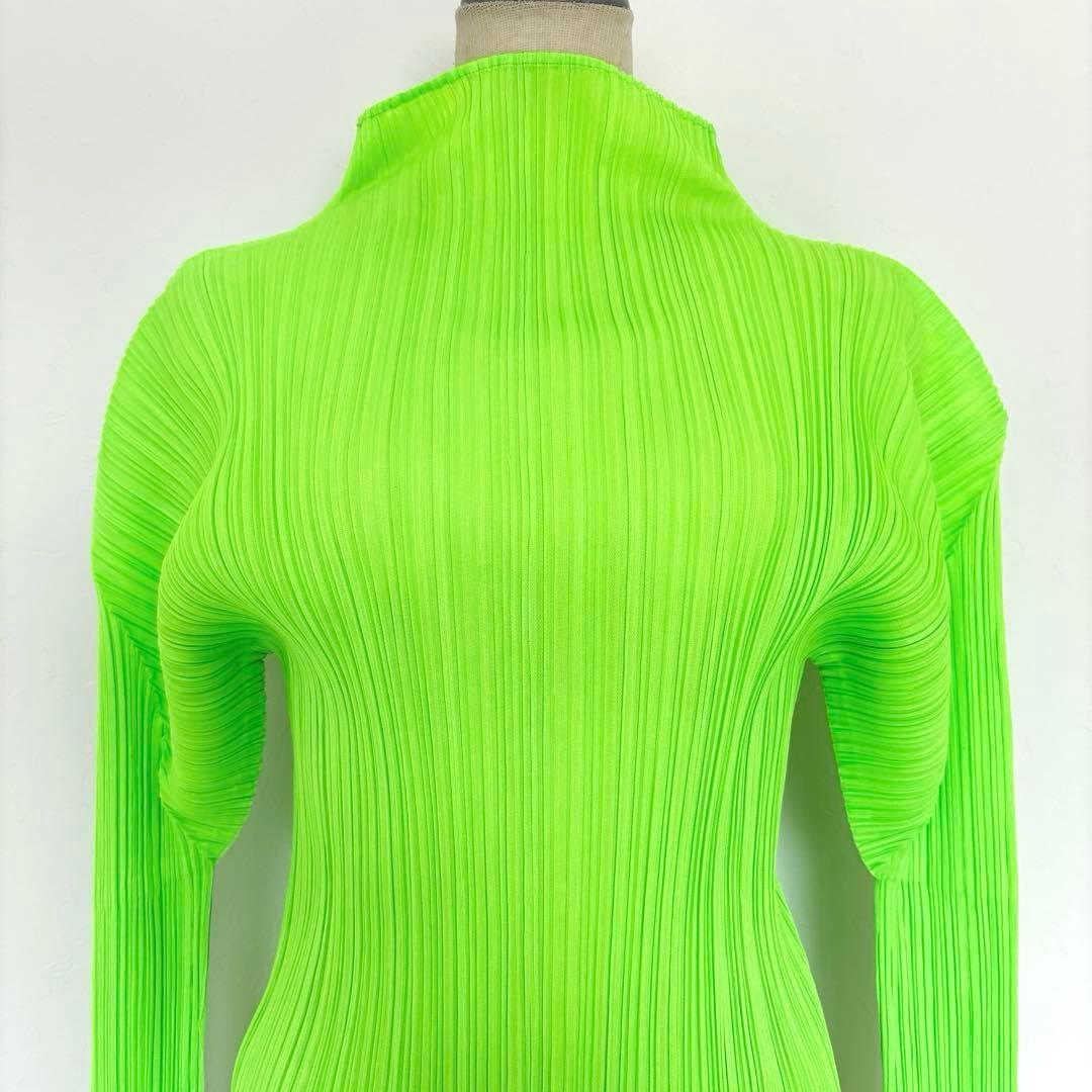 美品】プリーツプリーズ イッセイミヤケ トップス 蛍光 グリーン