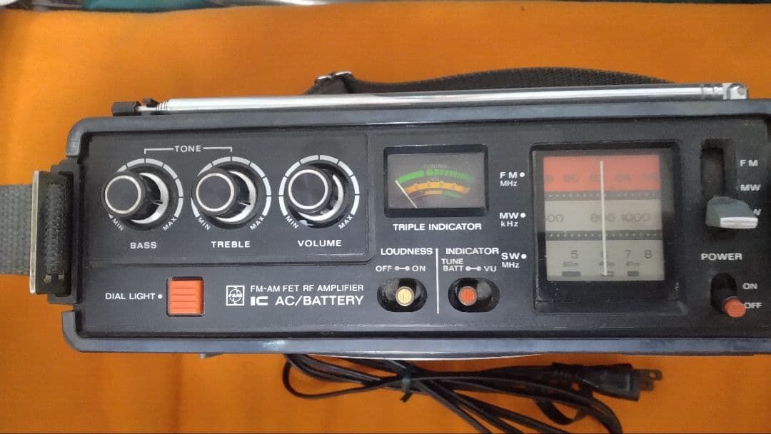 【動作します】ナショナル　クーガー　3バンドラジオ　RF-888 電源コード付