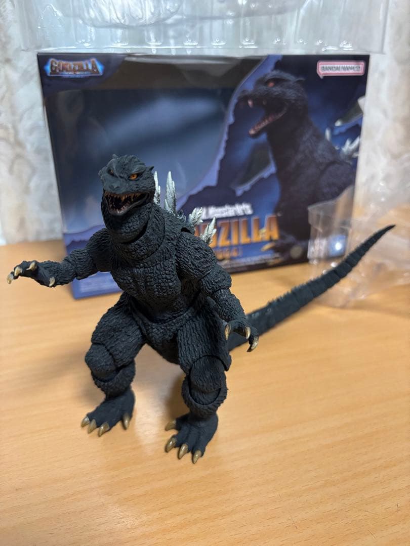 S.H.MonsterArts GODZILLA 2004フィギュア開封撮影のみ