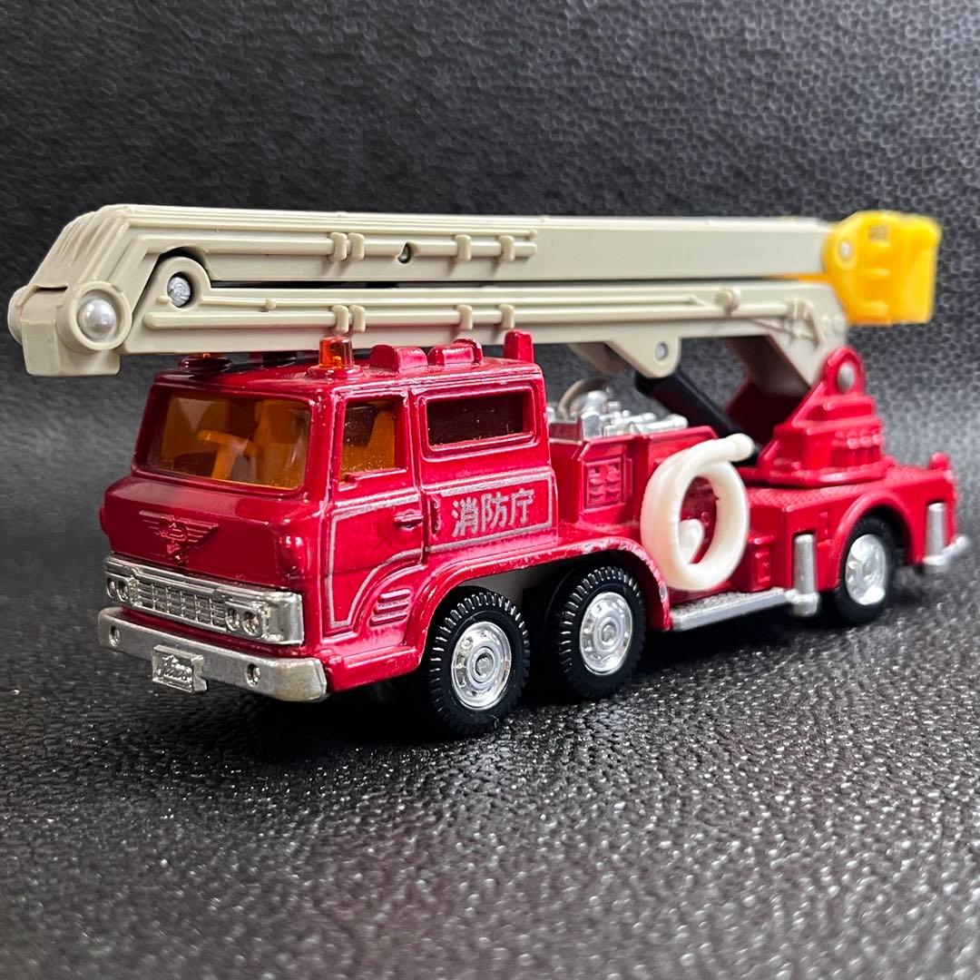 a31 トミカ ダンディ037 日野 シュノーケル 消防車 消防庁タンポ