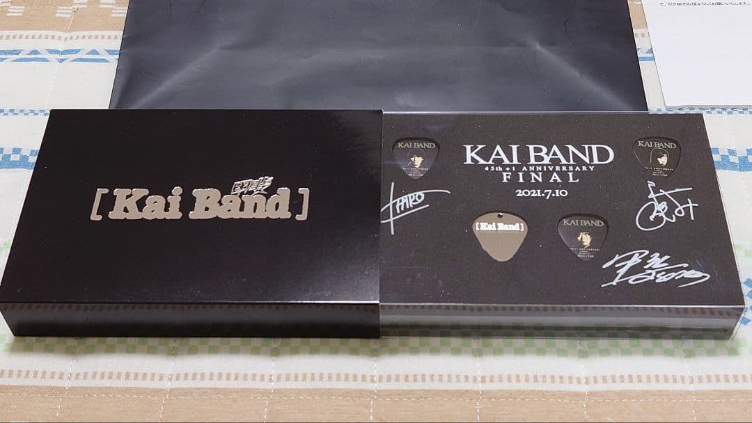 甲斐バンド45+1周年赤レンガ倉庫ライブVIP席特典ギターピックセットと