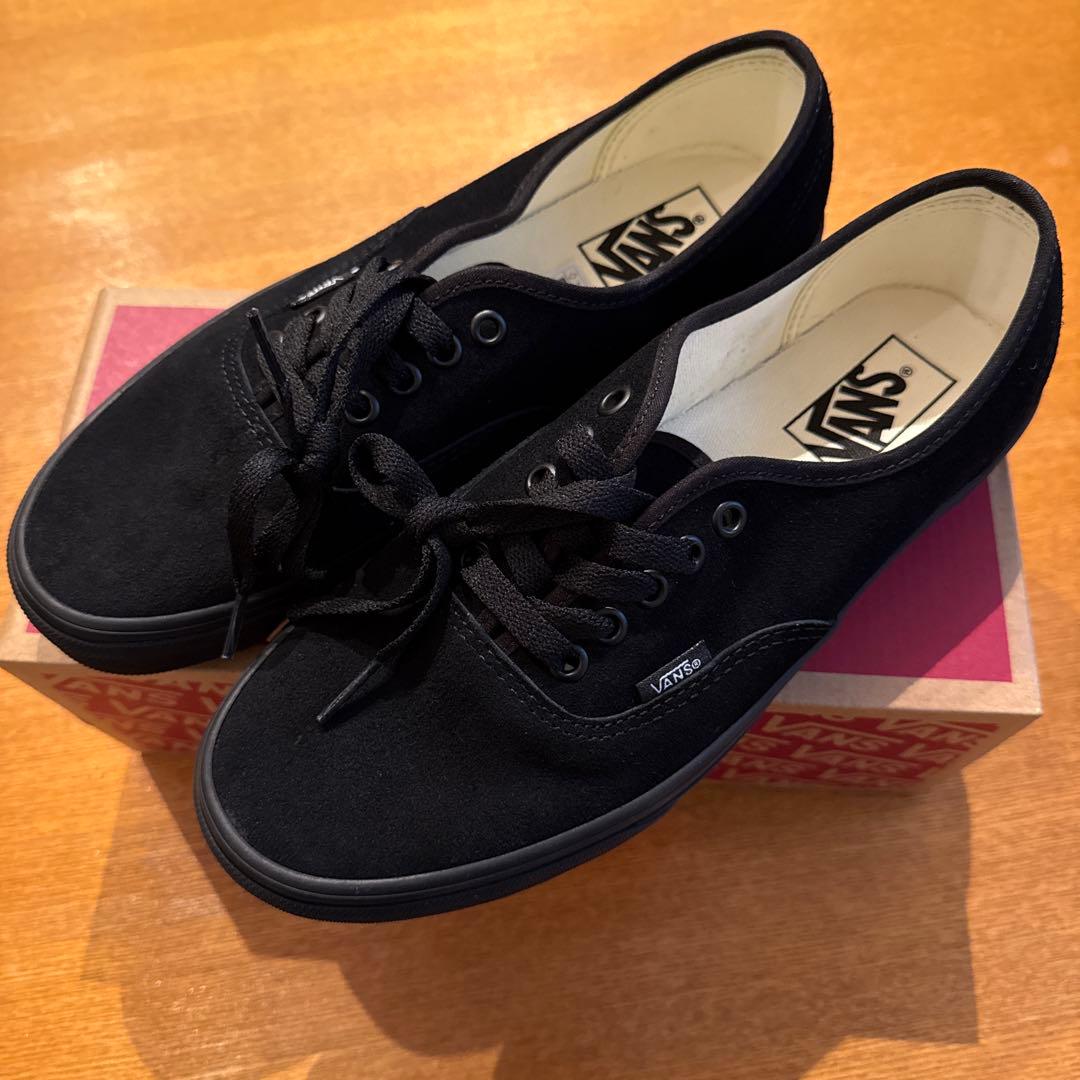 新品 VANS AUTHENTIC SUEDE オーセンティック スウェード26 VANS AUTHENTIC SUEDE ヴァンズ オーセンティック スエード HW767 | reshoe