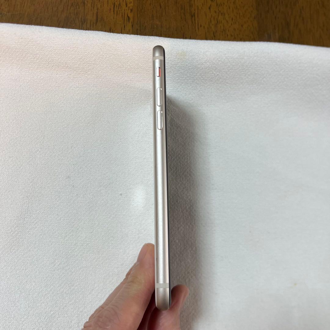 iPhone SE3 】本体 64GB SIMフリー 83% 画面割れなし - メルカリ