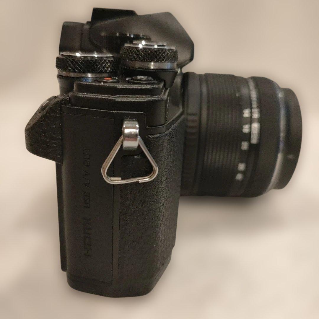 OLYMPUS OM-D E-M10 Mark II 14-42mm【美品】