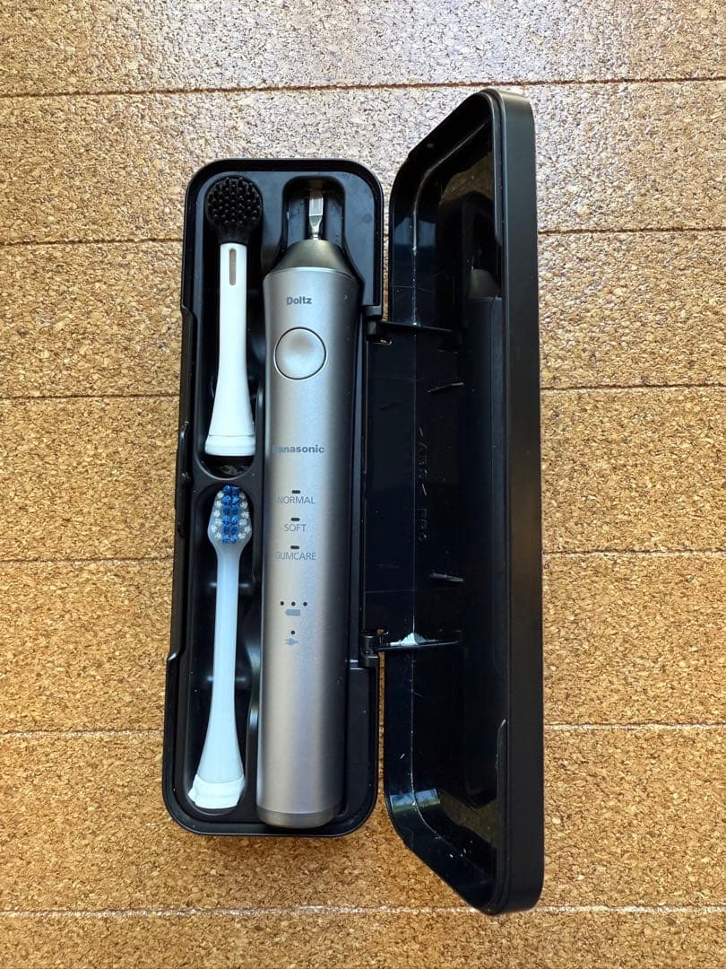 【美品】Panasonic 電動歯ブラシ本体 グレー EW-DA44 ケース付き