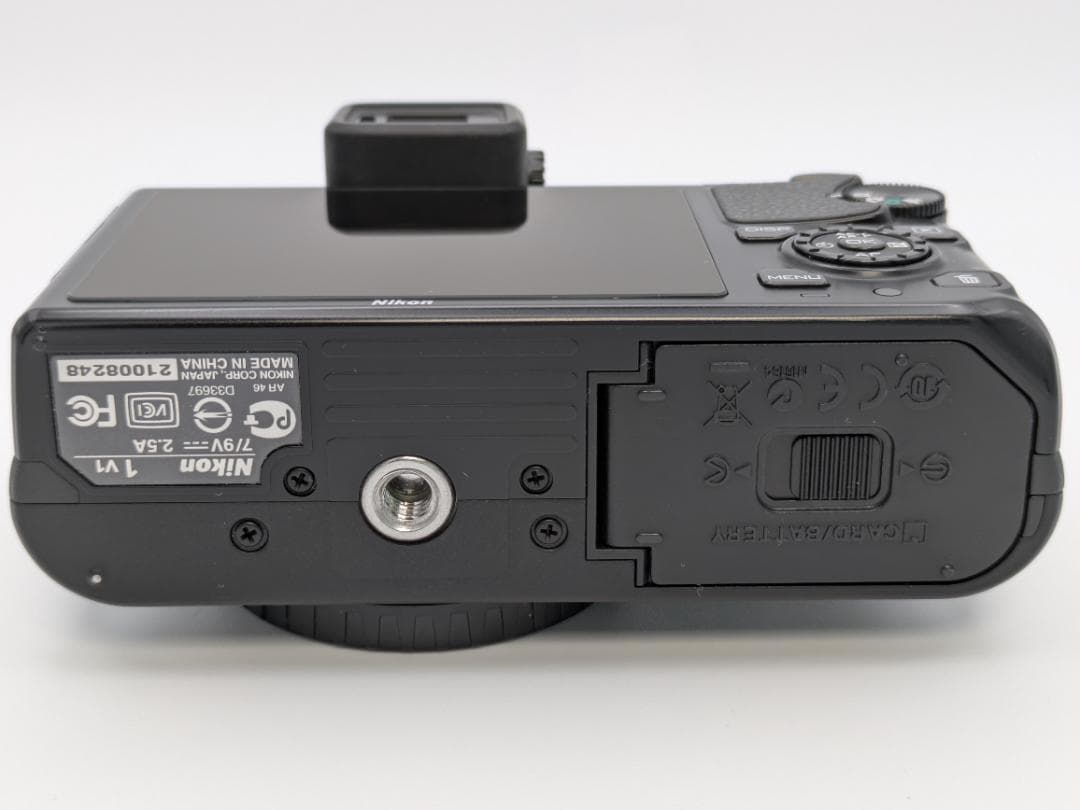 Nikon 1 V1 ミラーレスカメラ 本体と付属品