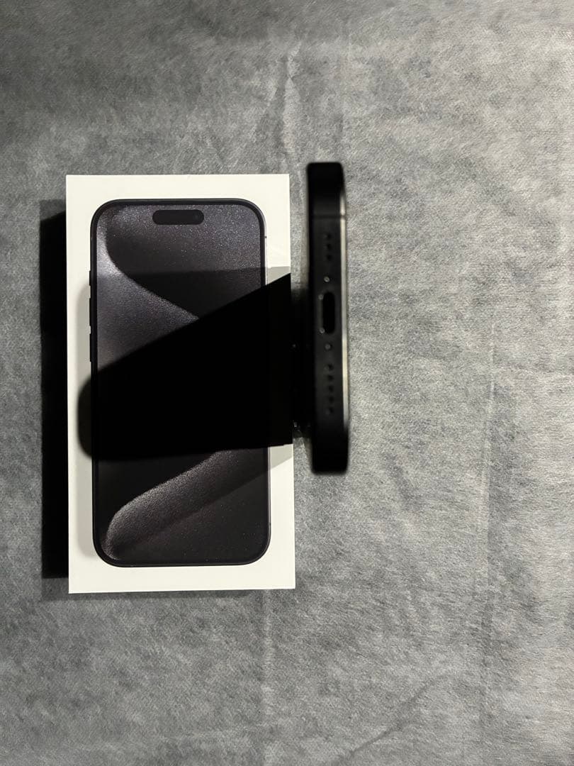 iPhone 15pro 128GB ブラックチタニウム　SIMフリー