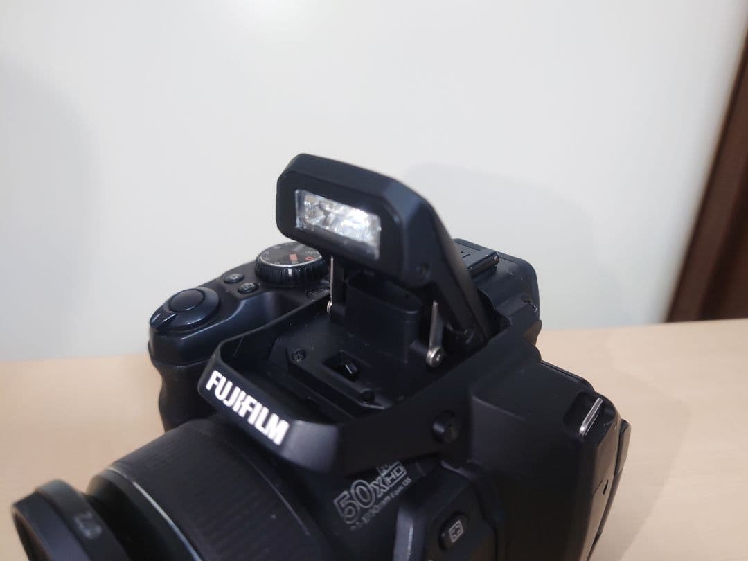 【動作良好】　Fujifilm FinePix S1 コンパクトデジタルカメラ