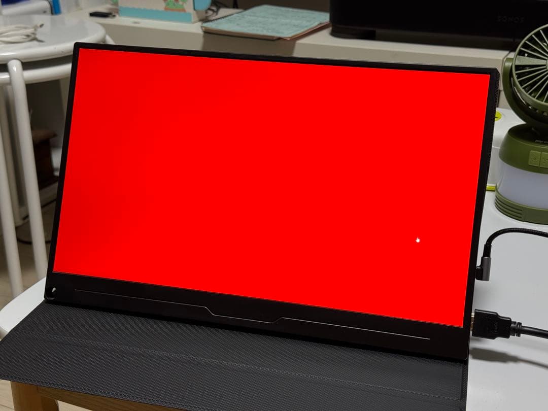 15.6インチ 4K モバイルディスプレイ