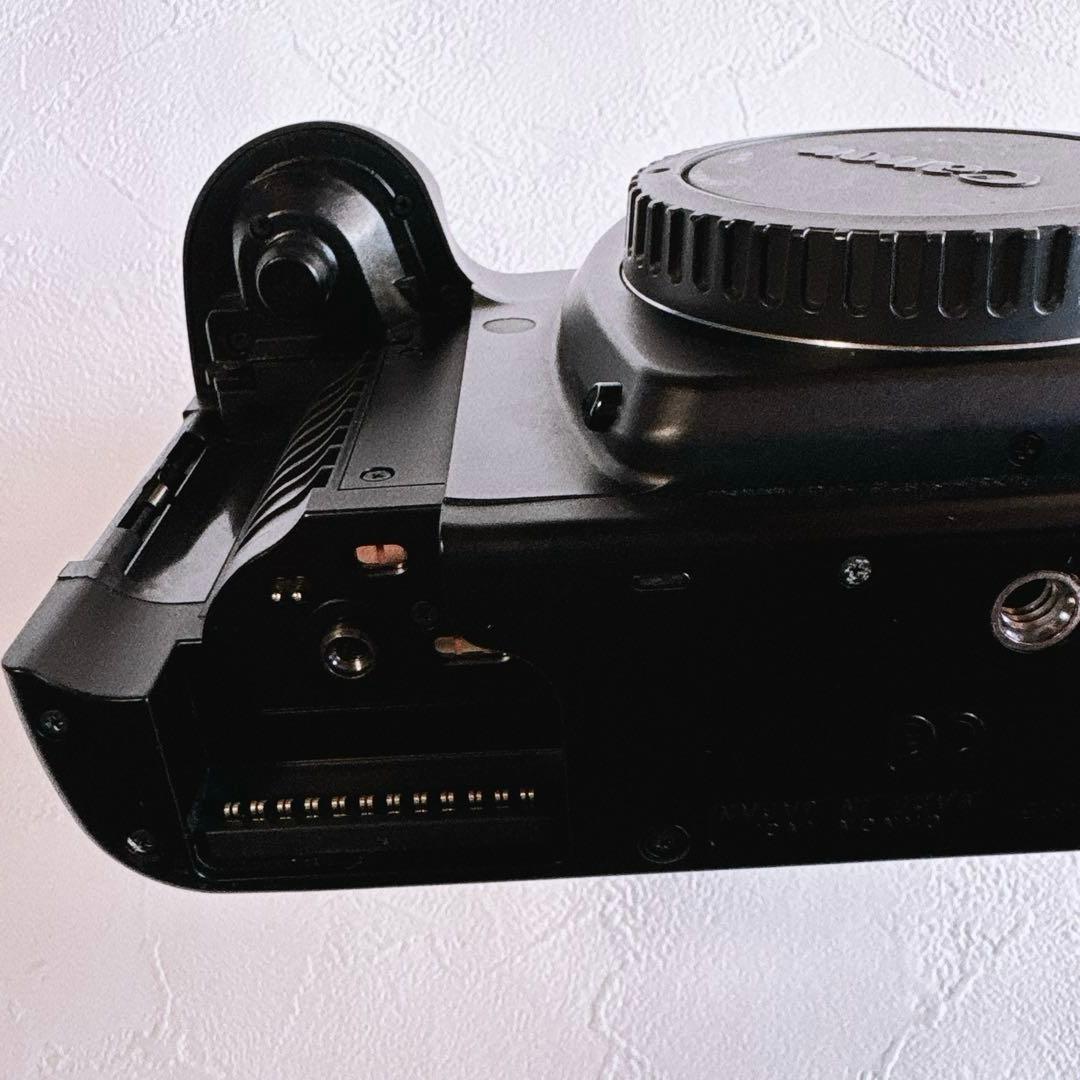 キャノン　フィルムカメラ　EOS-3 バッテリーパックBP-E1付き　中古品