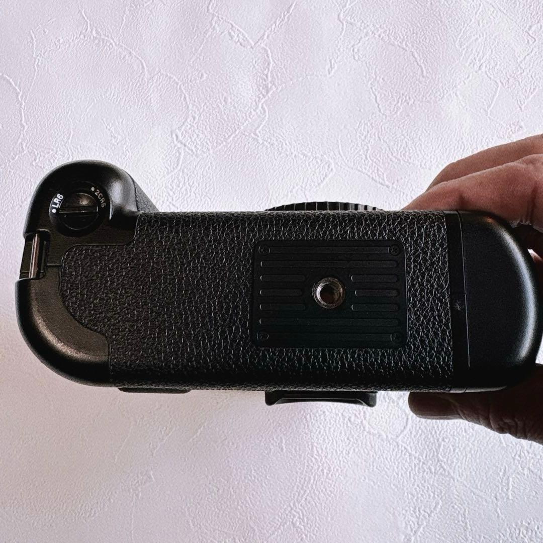 キャノン　フィルムカメラ　EOS-3 バッテリーパックBP-E1付き　中古品