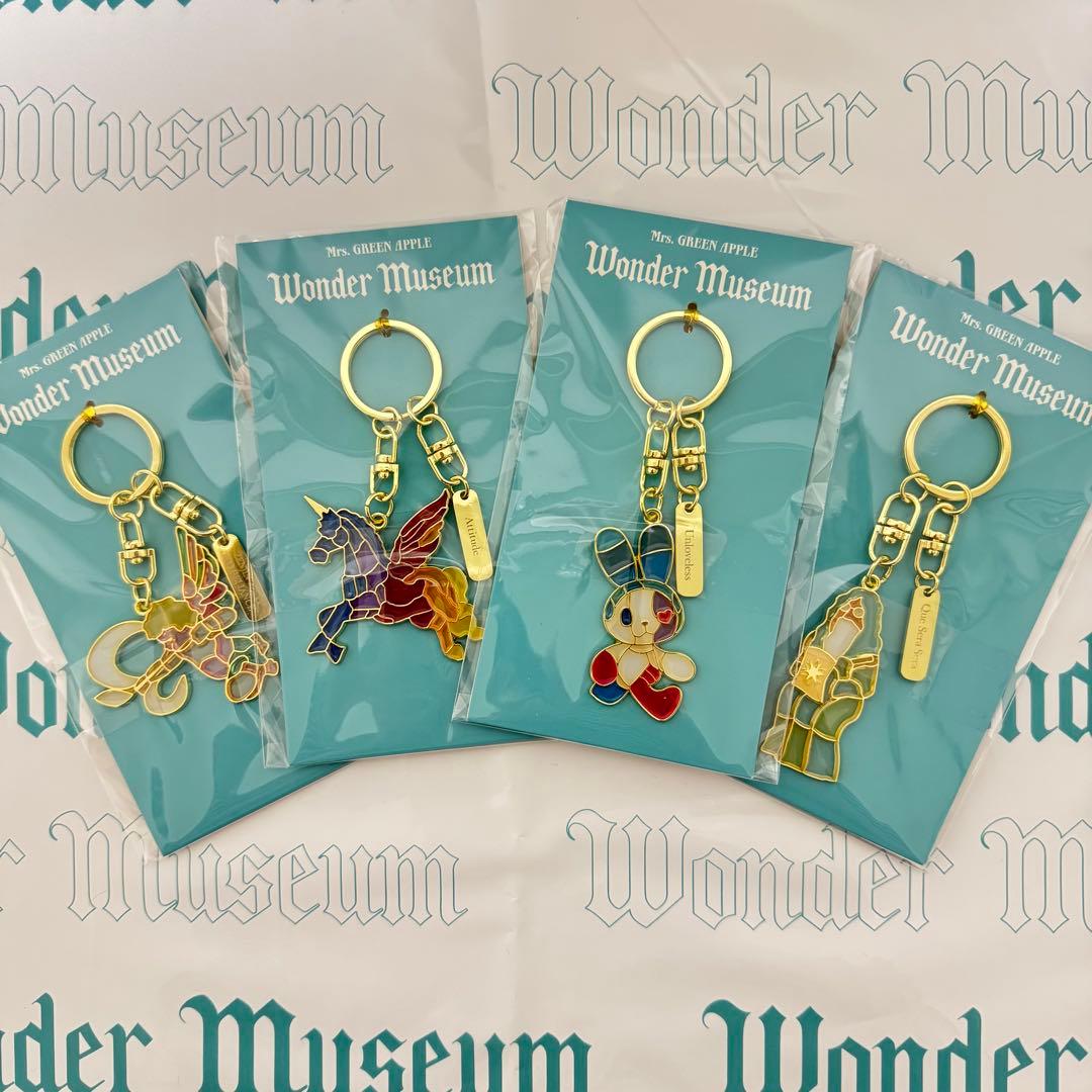 新品】ミセスWonder Museumステンドグラスキーホルダー全4種セット