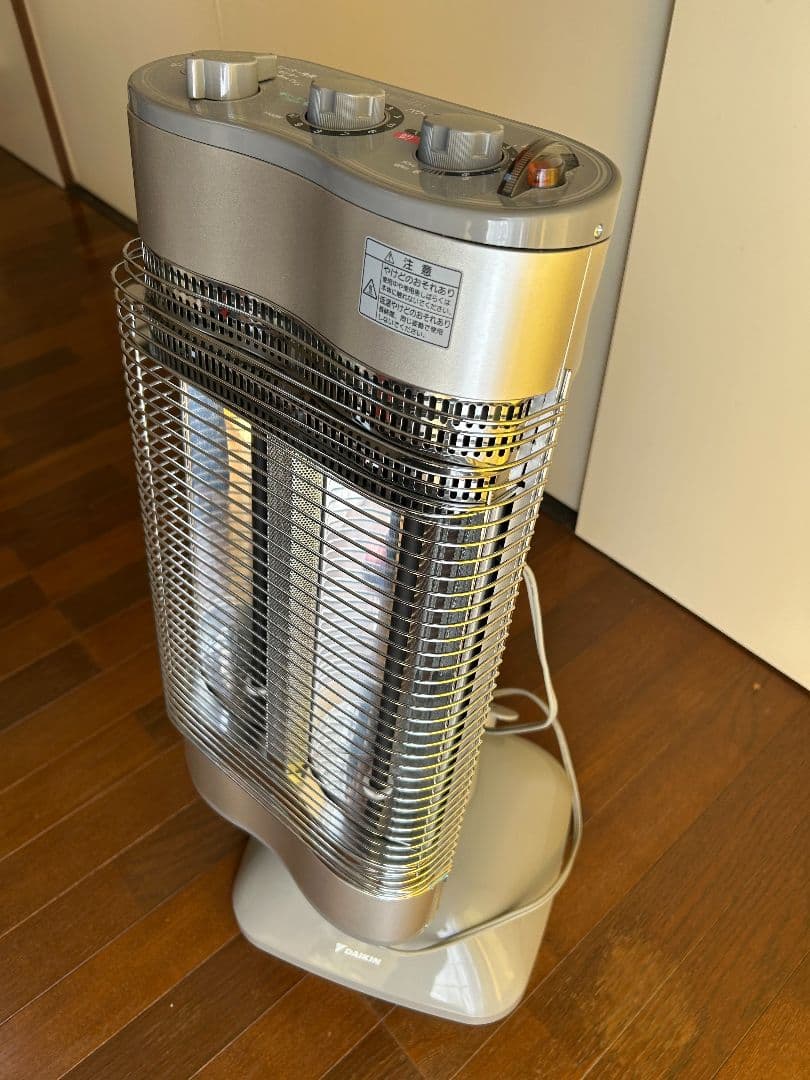 【DAIKIN ダイキン セラムヒート 遠赤外線暖房機】