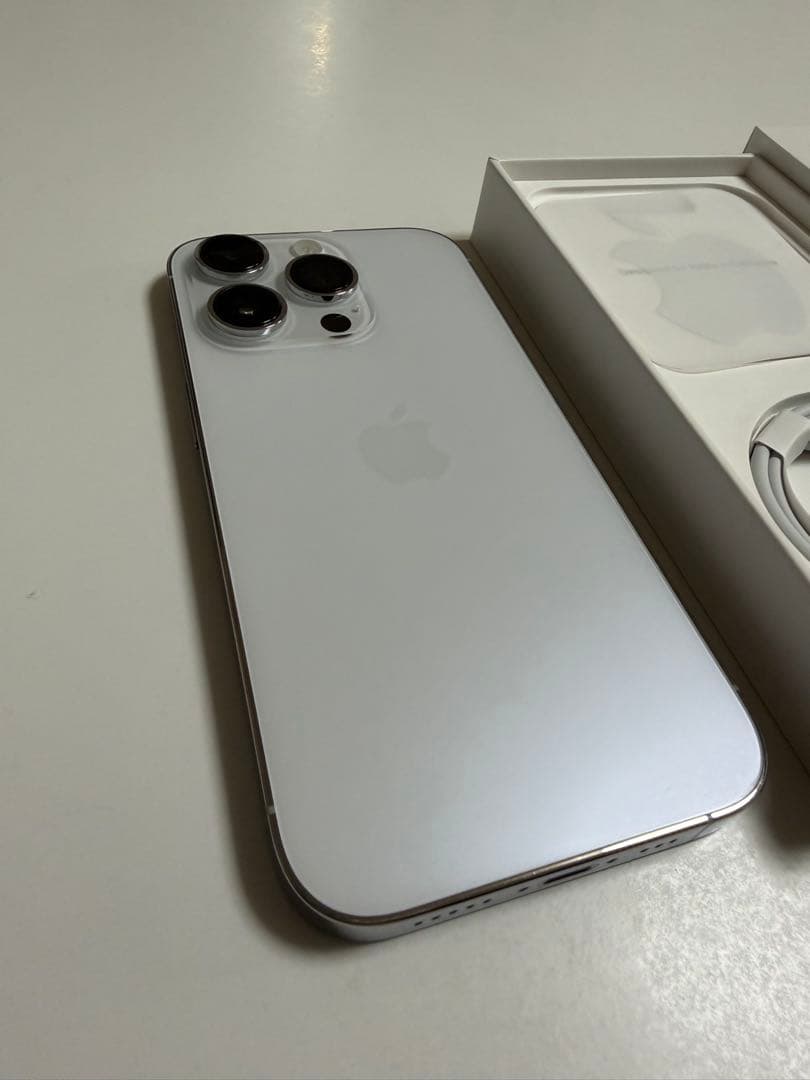 【美品】iPhone 14 pro シルバー　256gb