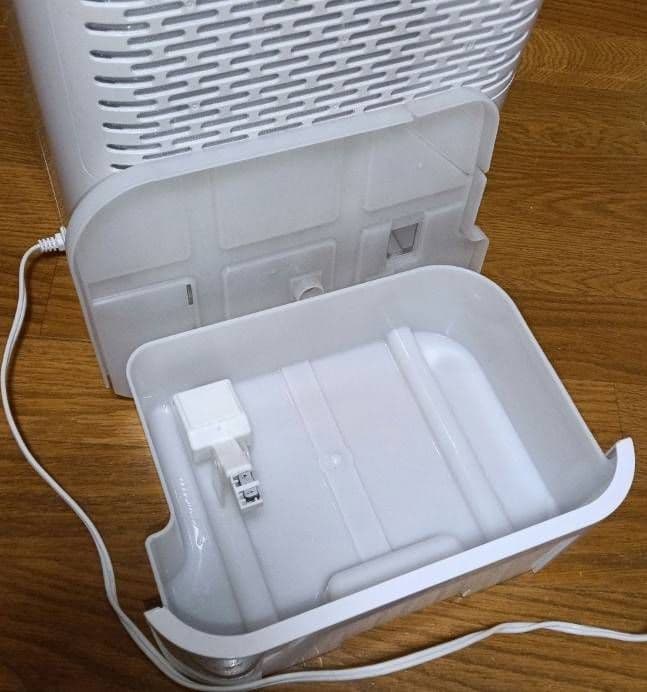 IRISOHYAMAサーキュレーター付き衣類乾燥除湿機 2020年製。