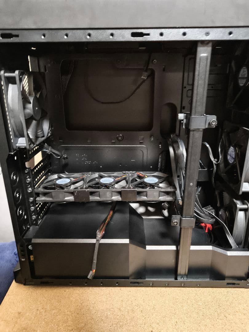 mouse DAIV PCケース & Thermaltake RGB850W