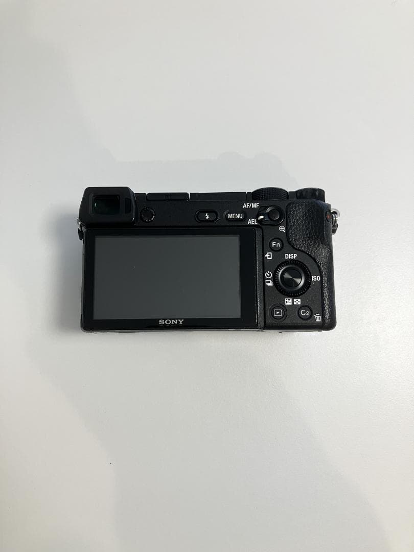SONY α6300と単焦点レンズセット（純正バッテリー＋純正チャージャー付き）