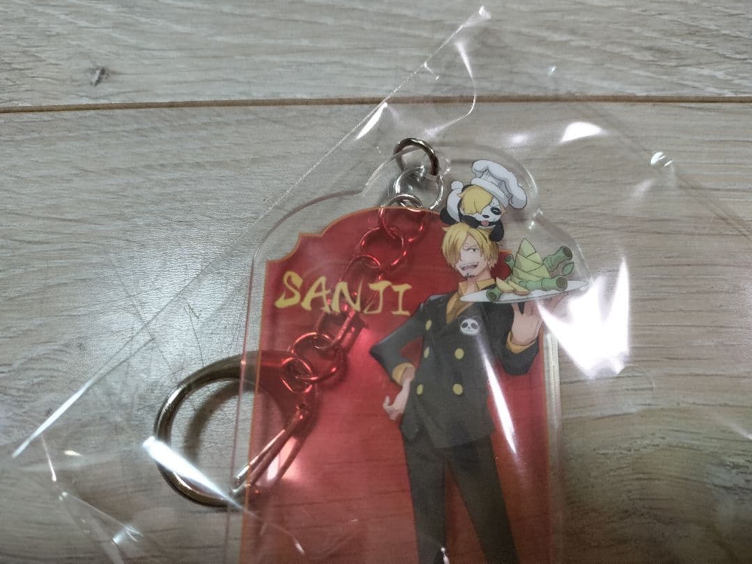 ワンピース 麦わらストア上海オリジナル缶バッジ アクリルキーホルダー
