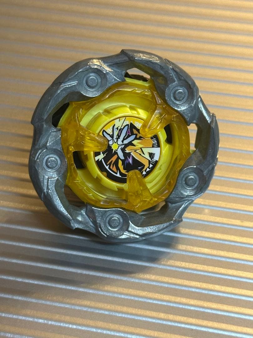 調整依頼品ウィザードロッド、シャークスケイル ベイブレードX】シャークスケイル4-50UF VS ウィザードロッド3-60WB