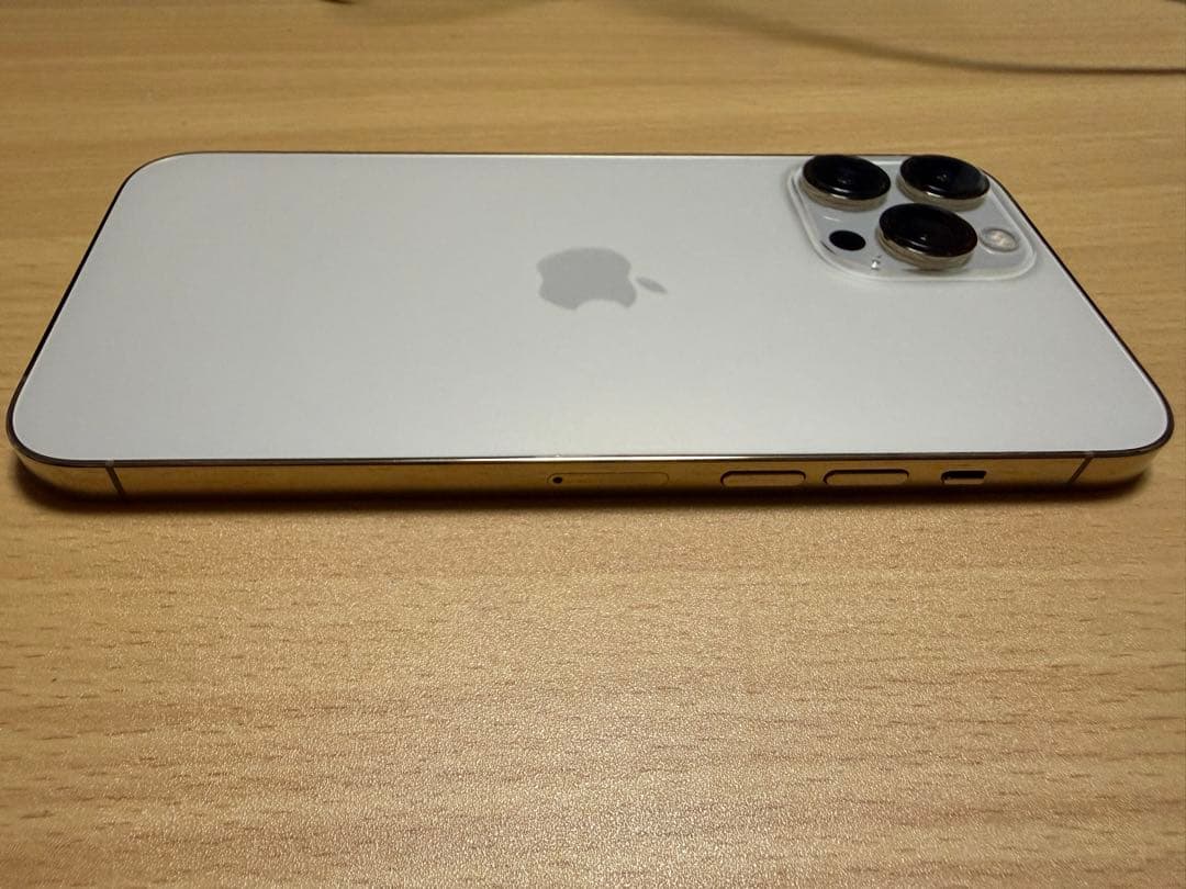 iPhone13 ProMax ゴールド　本体　ケース