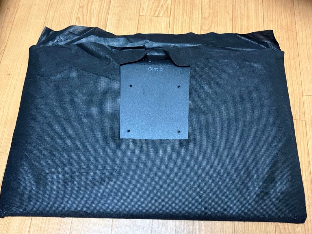 液タブ・ペンタブ Wacom Cintiq 22 (DTK2260K0D)