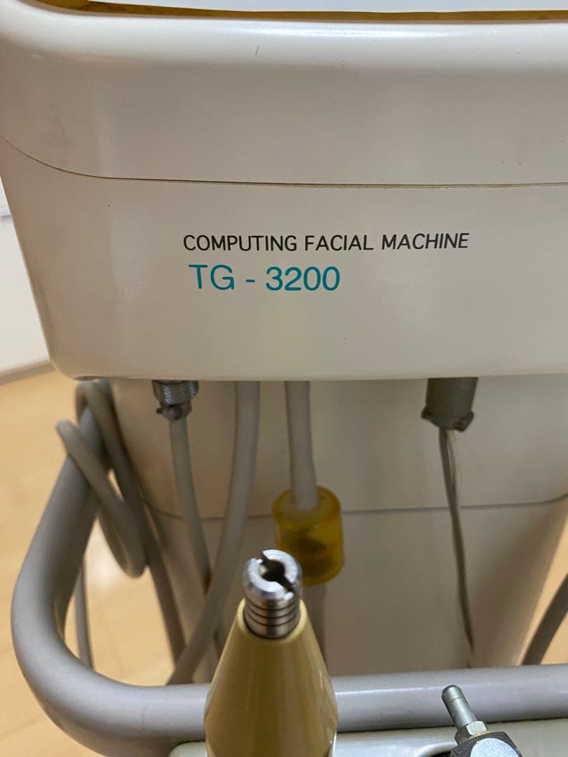 滝川株式会社エステジュールグラスTG-3200 直接引き取り、送付希望は相談