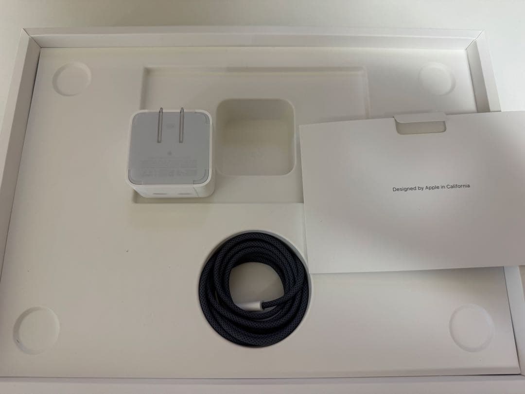 MacBook Air M3 13インチ ミッドナイト(16GB/512GB)