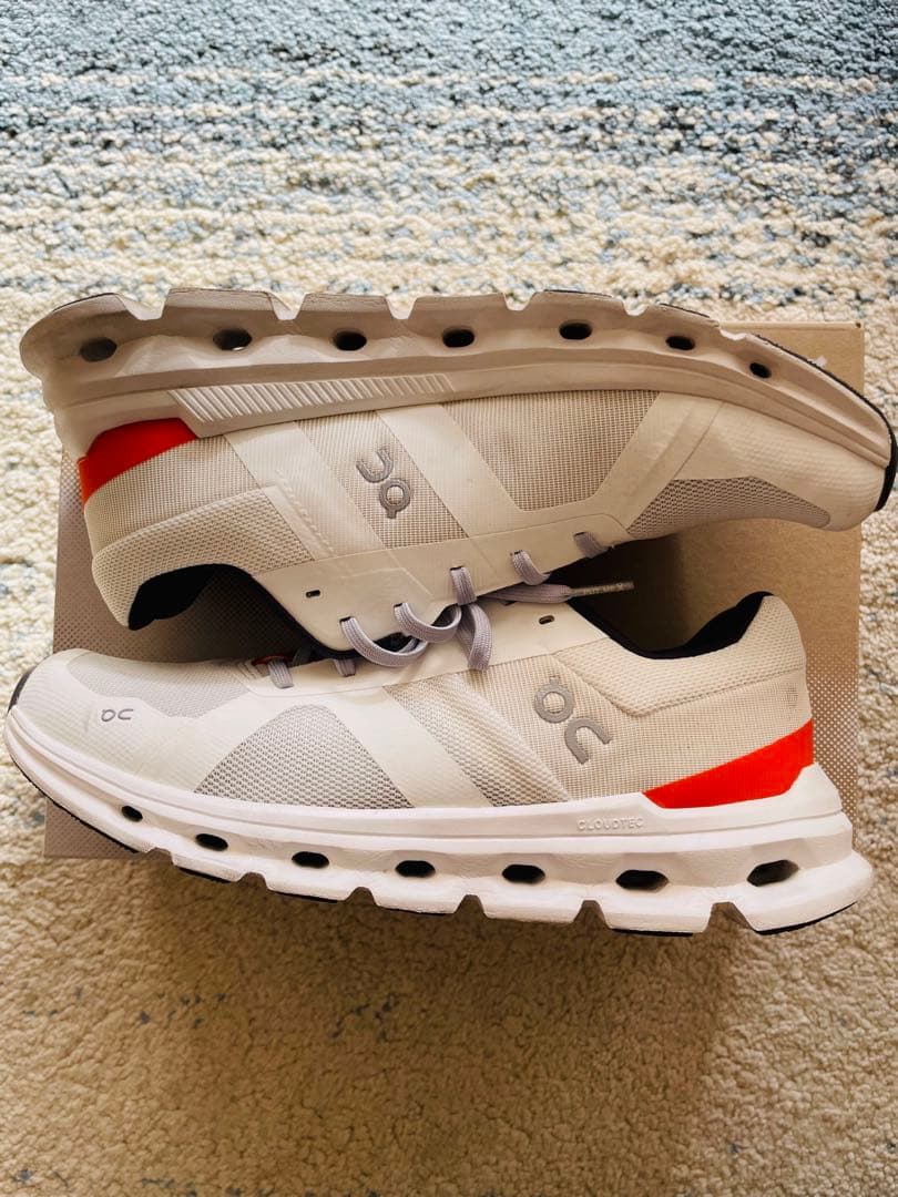 ⭐︎値下げ⭐︎ On Cloudrunner 26.5cm ホワイト/オレンジ