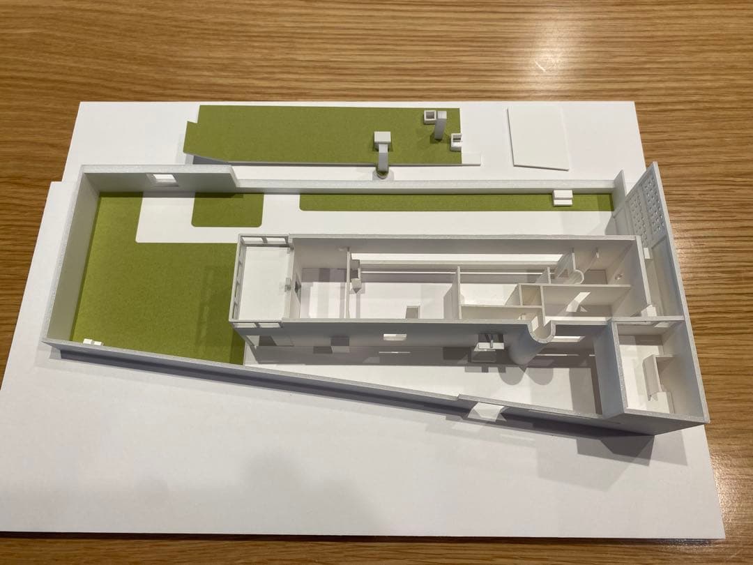 模型 ル・コルビュジエ 母の家 小さな家 1/100 - メルカリ