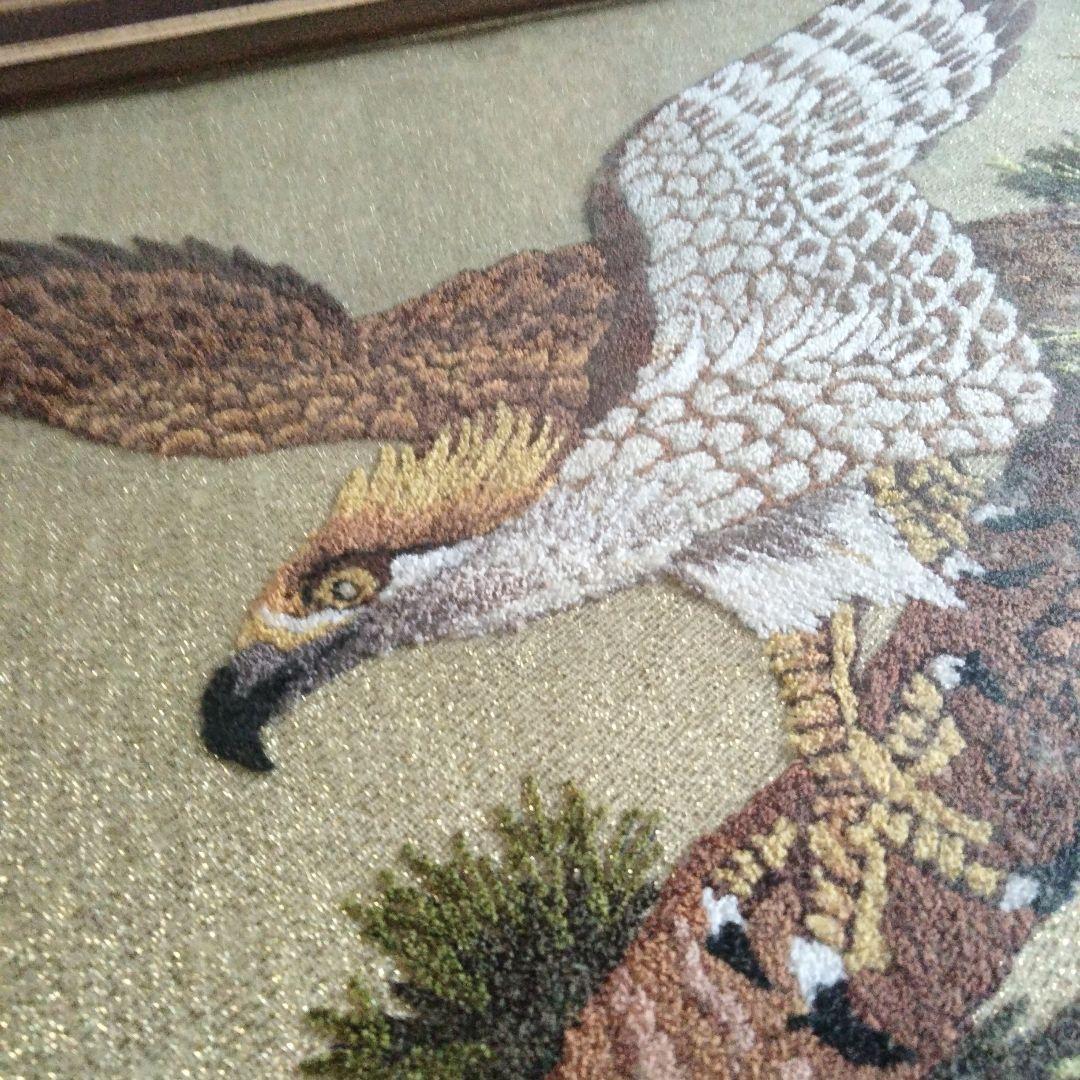 鷹 刺繍絵画 伝統的日本画 木製フレーム - メルカリ