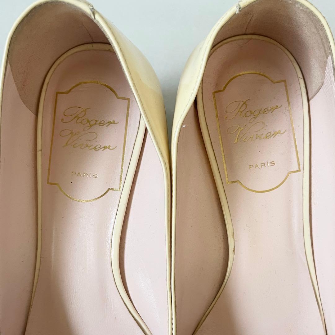 ロジェヴィヴィエ パテント パンプス トレヴィヴィエ チャンキーヒール