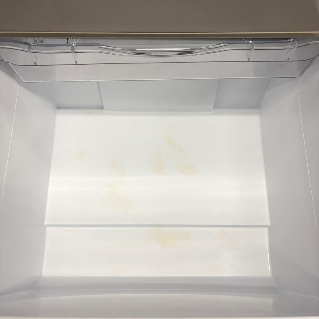 718 大型冷蔵庫 300L強 極美品 真空チルド 自動製氷機 一人暮らしにも