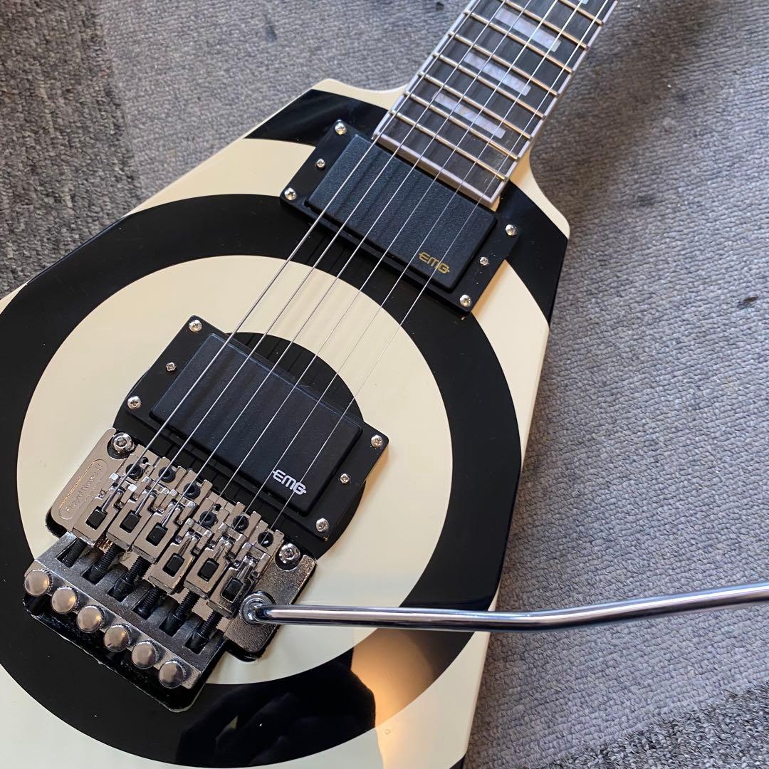 ノーブランド ブルズアイフライングV ギター ザック・ワイルド