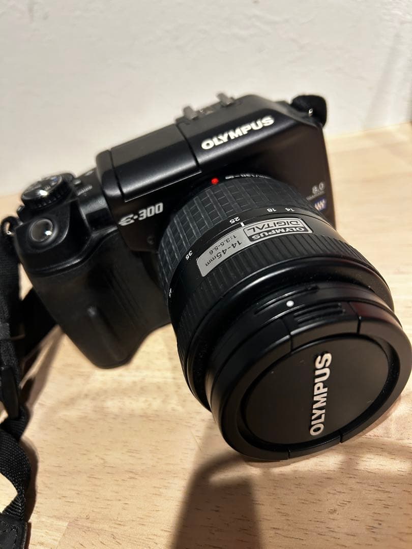 OLYMPUS E-300 デジタル一眼レフカメラ