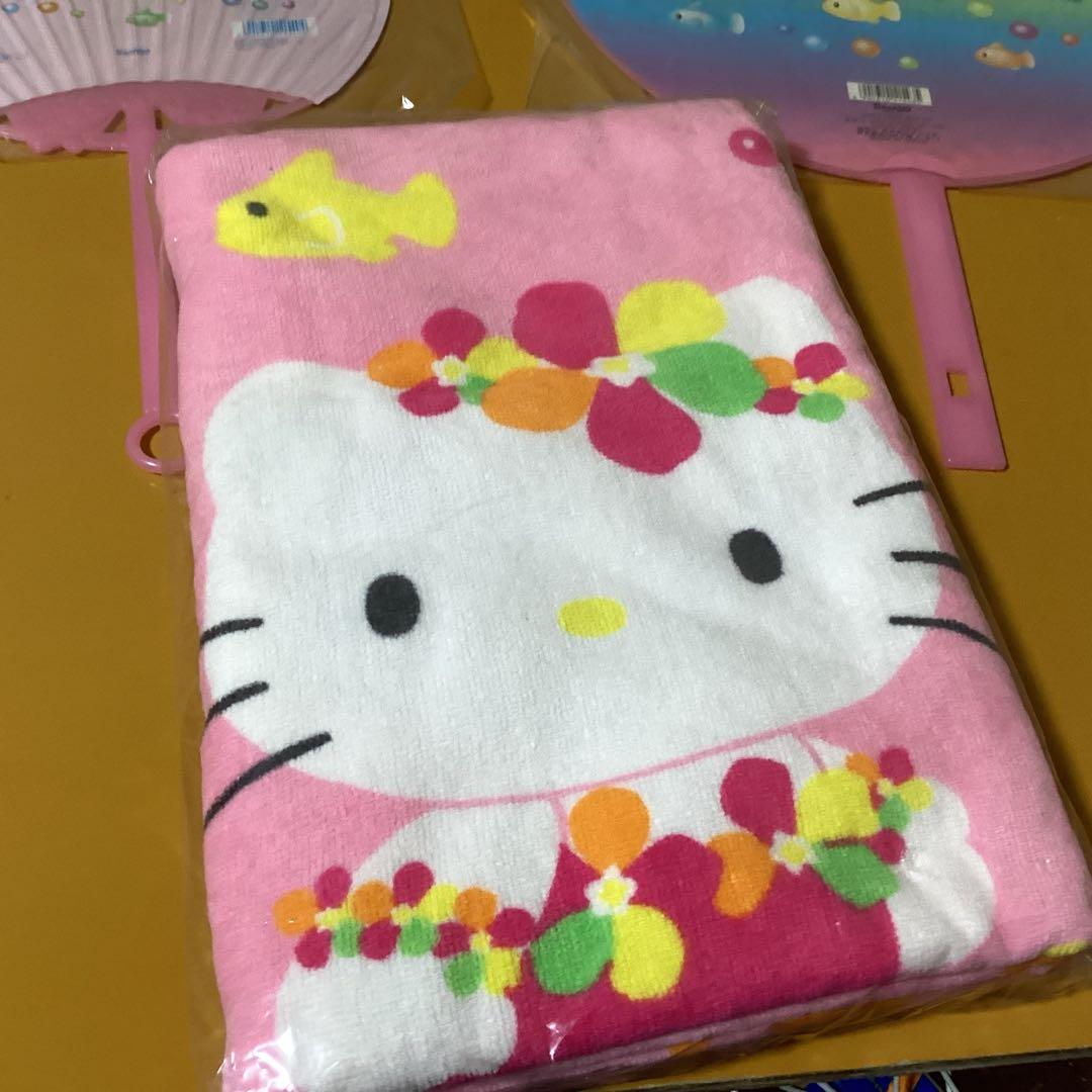 2865ハローキティ✖️人魚 うちわ &バスタオル