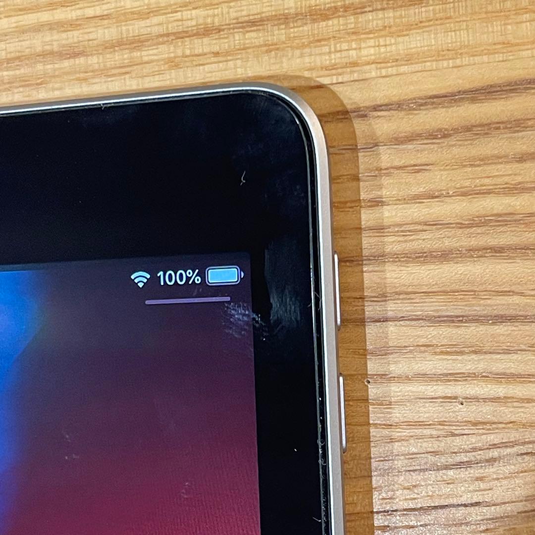 iPad シルバー A1822 第5世代　32GB wi-fiモデル