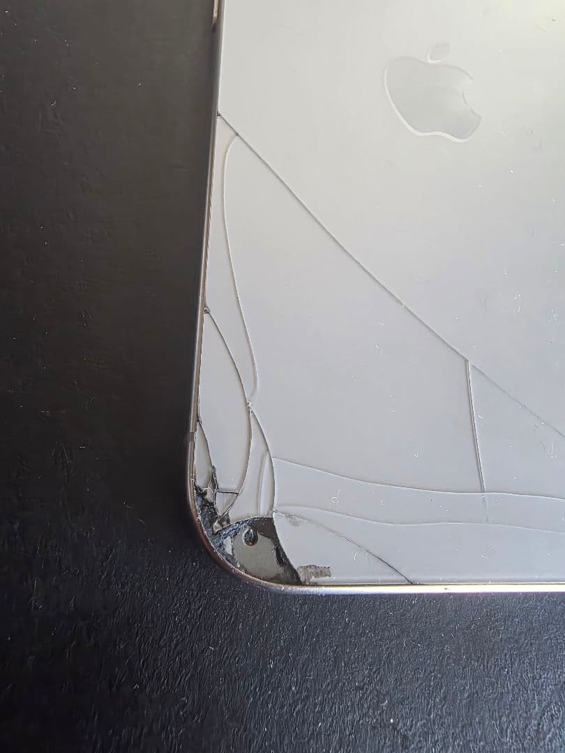 Apple iPhone 15 Pro ナチュラルチタニウム　SIMフリー